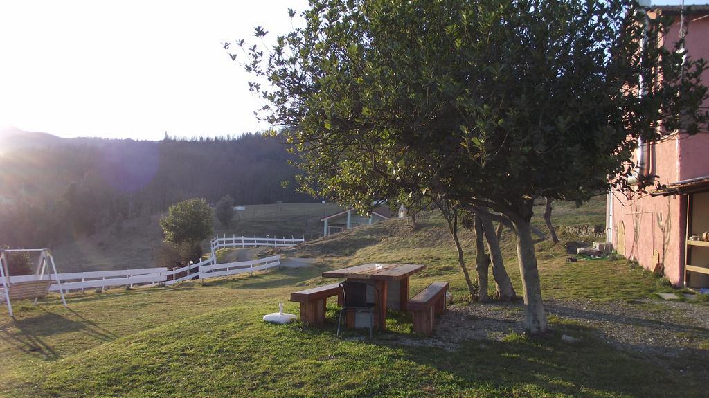 Agriturismo Dei Legi San Pietro Vara Eksteriør bilde