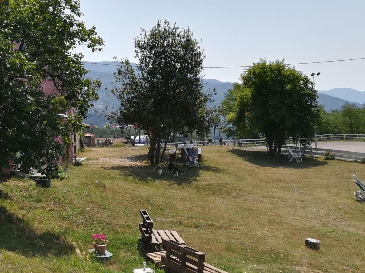 Agriturismo Dei Legi San Pietro Vara Eksteriør bilde