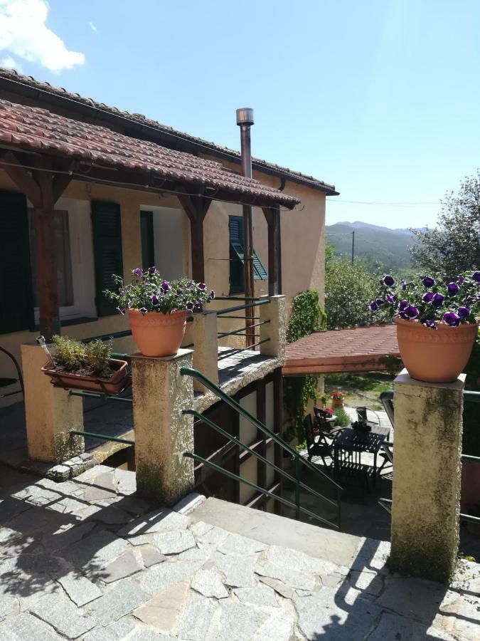 Agriturismo Dei Legi San Pietro Vara Eksteriør bilde